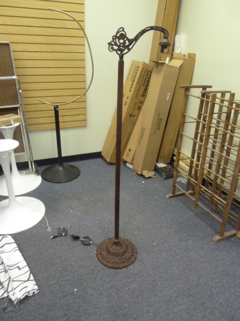 lot 173 image: ELEGANT READING LAMP