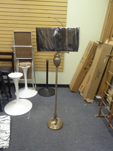lot 171 image: LAMP WITH SWIVEL TOP AND SQUARE LAMP SHADE