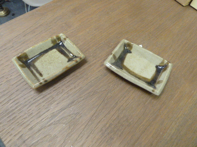 lot 165 image: SET OF TWO SMALL DISHESTRAYS