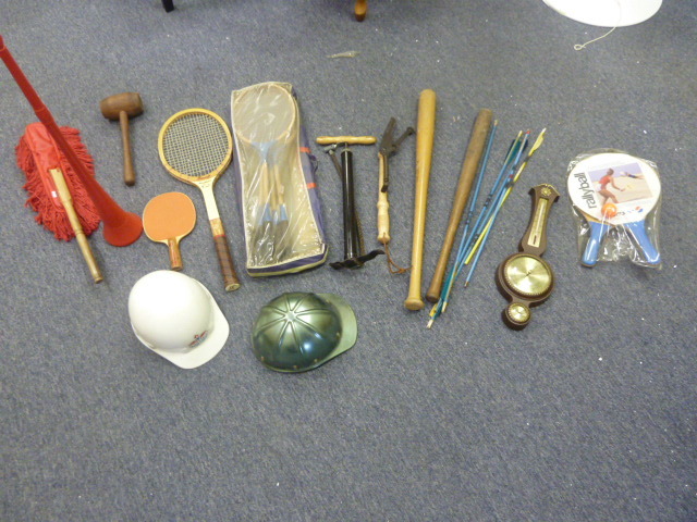 lot 163 image: LOT OF OUTSIDE TOYS