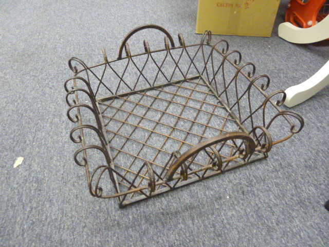 lot 160 image: WIRE RACKTRAY