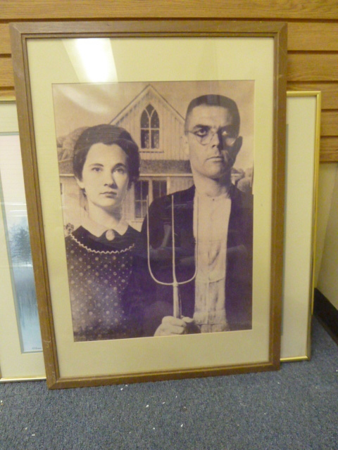 lot 157 image: AMERICAN GOTHIC PRINT