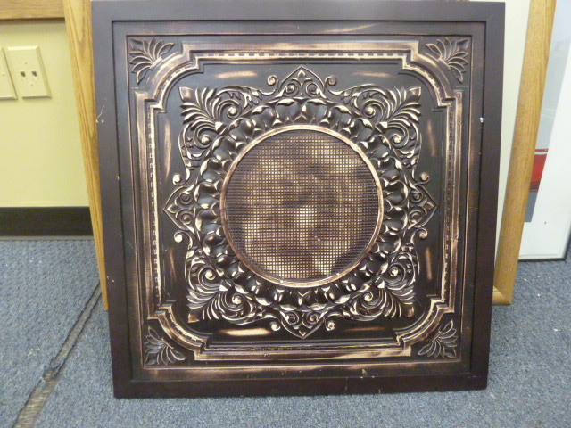 lot 126 image: WALL DECORATION 2