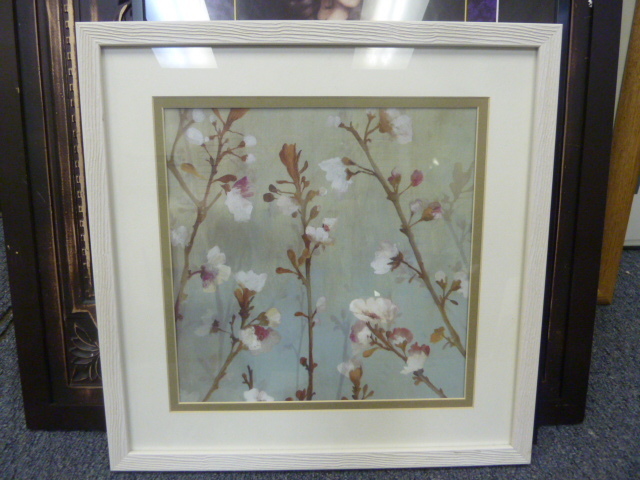 lot 124 image: FLOWER PAINTING 2
