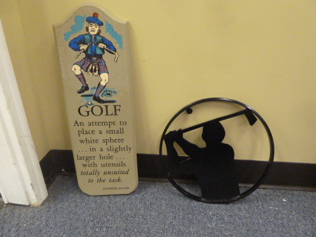 lot 99 image: GOLF WALL DECORATIONS