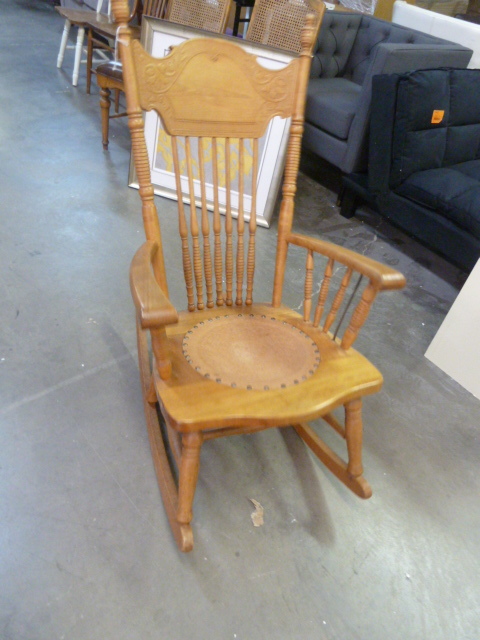 lot 199 image: VERY NICE ROCKING CHAIR
