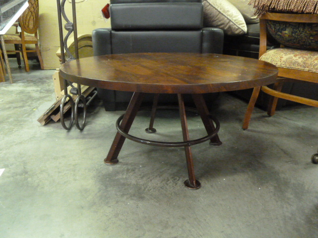 lot 205 image: LARGE ROUND COFFEE TABLE
