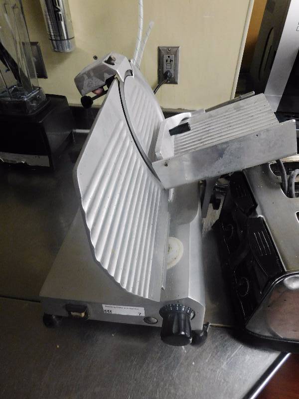 lot 7 image: Counter Top Meat Slicer