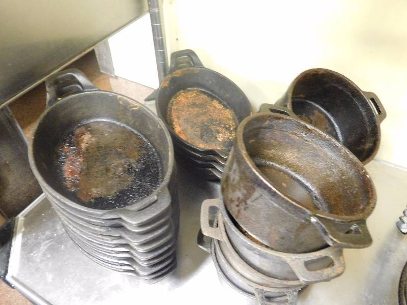 lot 23 image: Lot of Cast Iron