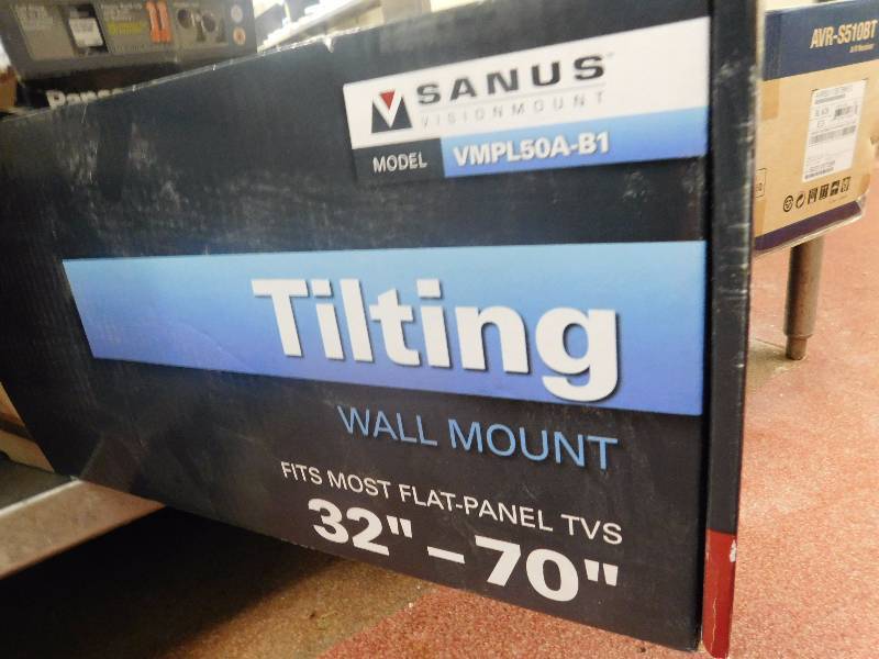 lot 33 image: Tilting TV Wall Mount