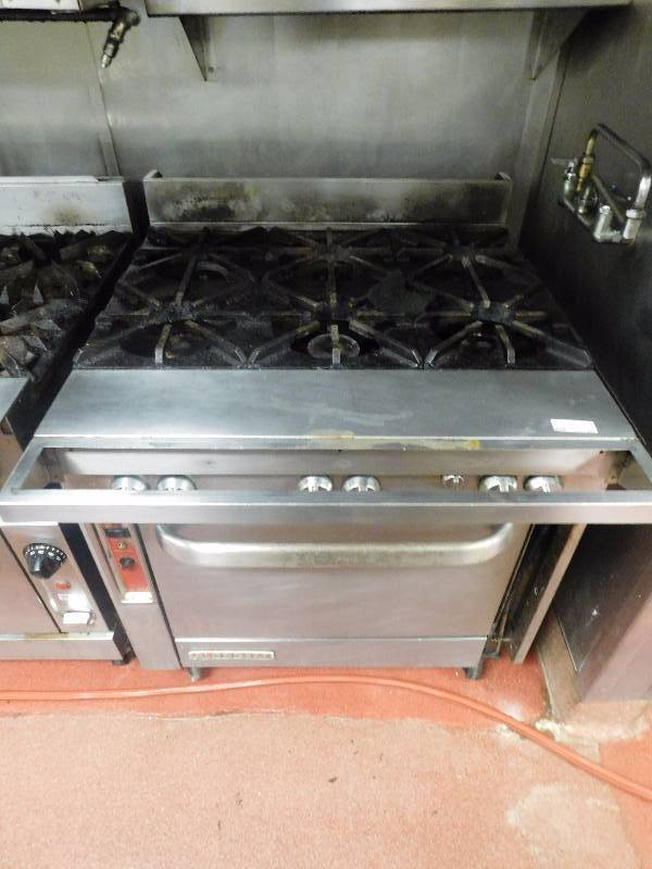 lot 36 image: Blodgett 6 Top StoveOven