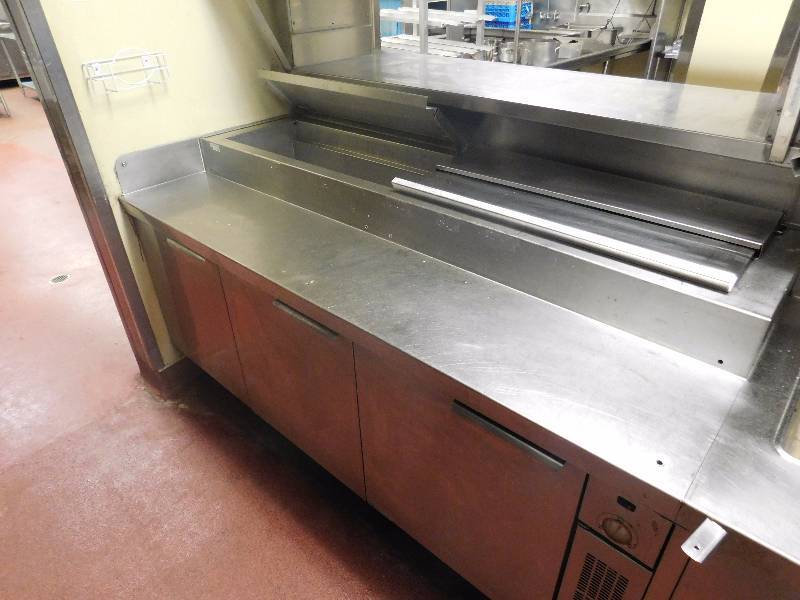 lot 58 image: Refrigerated Prep Table