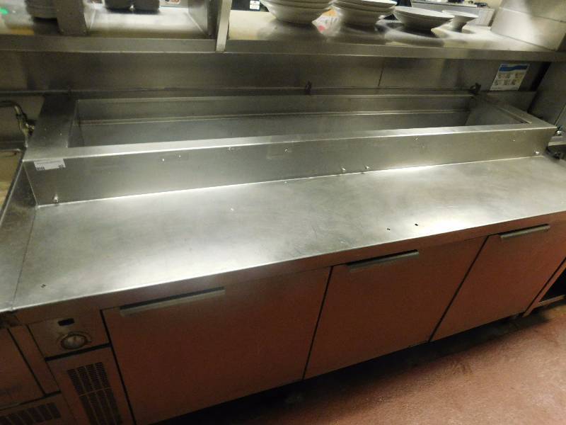 lot 60 image: Refrigerated Prep Table