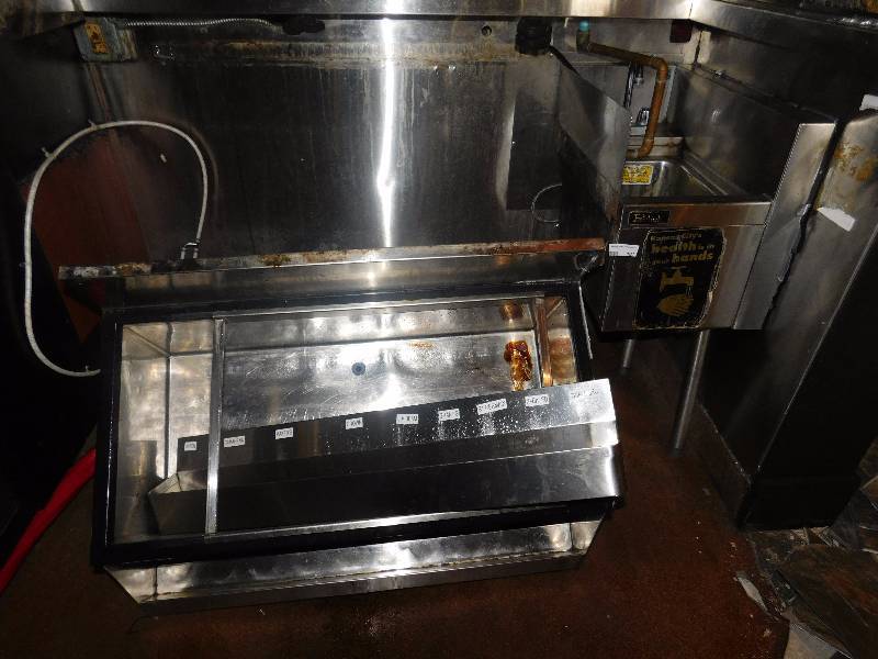 lot 101 image: Ice Well And Hand Washing SInk