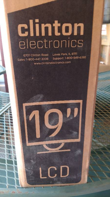 lot 2481 image: 19 LCD Monitor