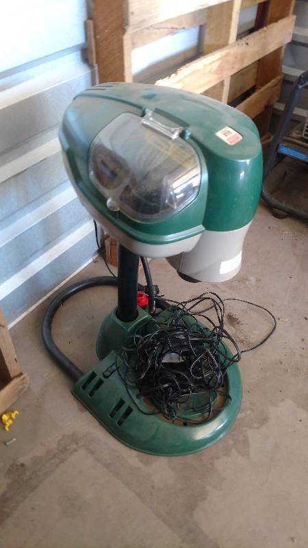 lot 2688 image: Defender Mosquito Trap