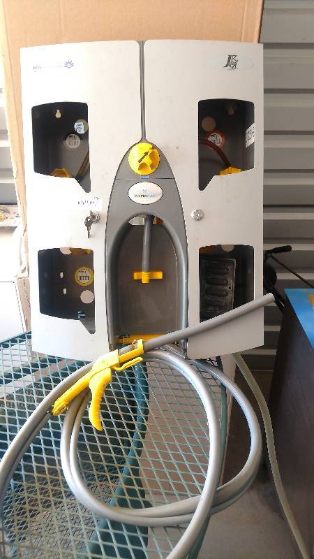 lot 2689 image: Johnson Diversey Quattro Dispensing and Dosing Equipment