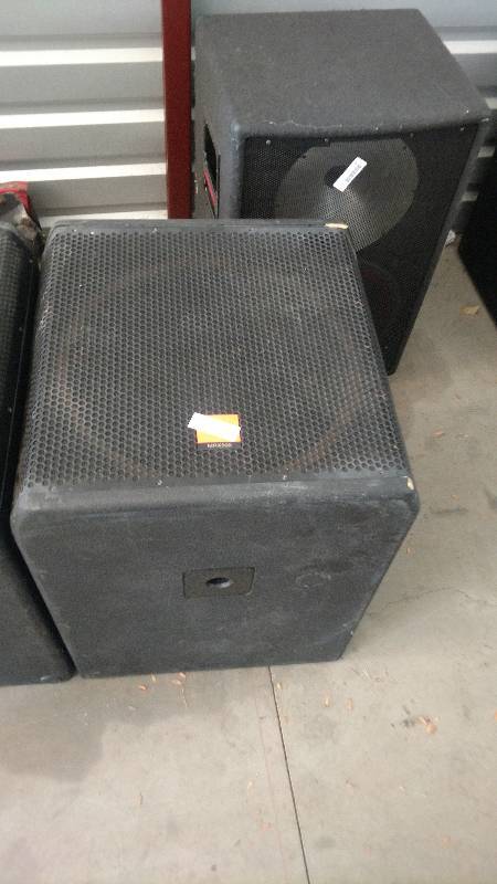 lot 2700 image: JBL 18 Concert Speaker Box