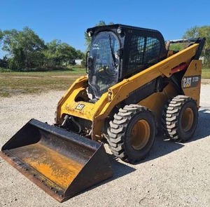 lot 77 image: 2016 Cat 272D2 Skid Steer - 3744 hours
