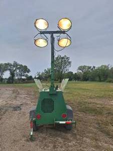 lot 84 image: Portable Diesel Light Tower - 4 lights - Built in Generator on Trailer