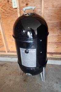lot 104 image: Weber SmokerGrill with Cover