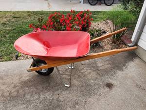 lot 105 image: Wheelbarrow - Metal in Excellent Condition