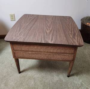 lot 111 image: Vintage End Table with Drawer 26x26x20 (Very Good Condition)
