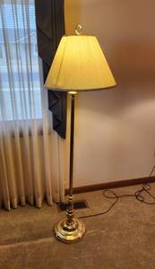 lot 113 image: Brass 3-Way Floor Lamp