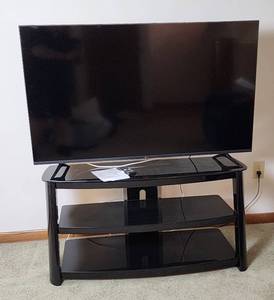lot 116 image: LG 55 LEDSmart TV with Remote