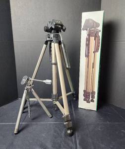 lot 118 image: New 57 Tripod MX1000, Lightweight and Vintage Adjustable Tripod