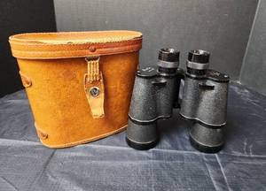 lot 124 image: Vintage Vinolux 7x50 Binoculars in Leather Case #16737