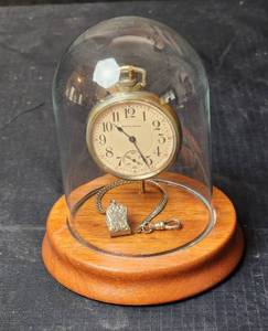 lot 166 image: South Bend Pocket Watch with Secondhand Dial, Wind Up, With Chain, and Display Case (Appears to be in working order)