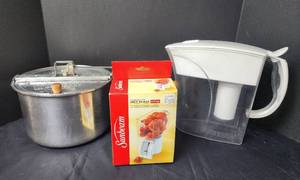 lot 219 image: Popcorn Popper, Scale, Plastic Pitcher