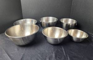 lot 221 image: Stainless Steel Mixing Bowls (6)