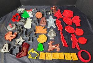 lot 230 image: Cookie Cutters