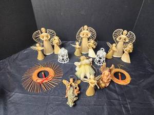 lot 284 image: Christmas Ornaments