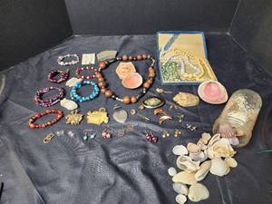 lot 293 image: Jewelry, Jewelry Parts, and Seashells