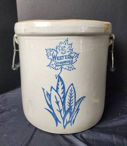 lot 50 image: Antique #5 Western Stoneware Co. Crock with Handles