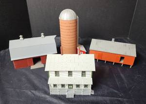 lot 319 image: HO Scale Farm Buildings and House