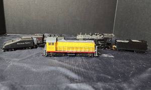 lot 322 image: HO Scale Engines and Coal Car