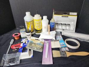 lot 324 image: Model Train Yard Supplies