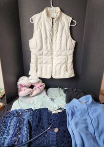 lot 334 image: Womens Clothing Size Small