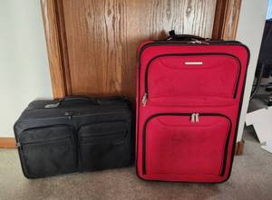 lot 336 image: (2) Suitcases on Wheels