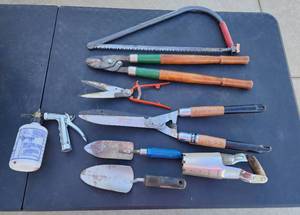 lot 348 image: Garden Tools