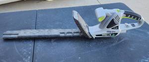 lot 358 image: Earthwise 22 Electric Hedge Trimmer