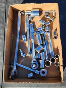 lot 369 image: Craftsman Sockets