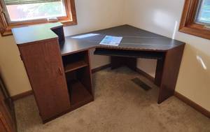 lot 412 image: Bush Furniture Corner Desk Model HM39695