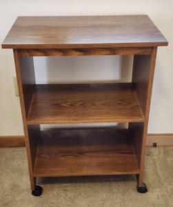 lot 413 image: Microwave Cart