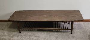 lot 513 image: Vintage Coffee Table 60x20.5x14 (located in basement)