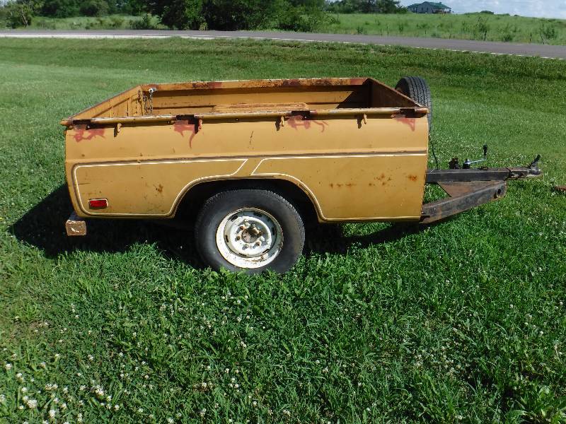 lot 1004 image: FORD COURIER PICK UP BED TRAILER